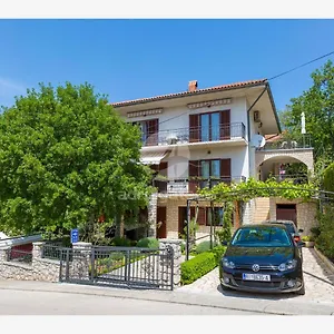 https://apartments-dora-selce.primorje-gorskikotar.com